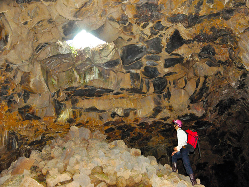 Hang động núi lửa Chư Bluk