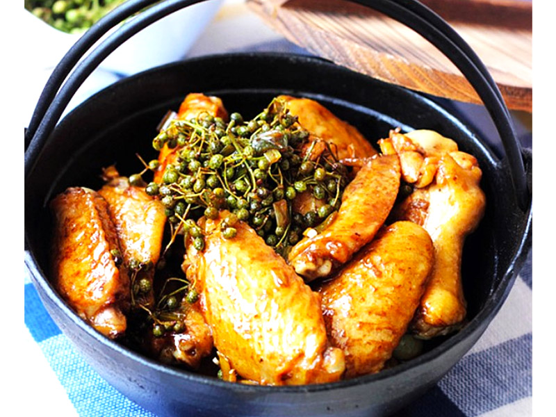 Gà hấp tiêu xanh Phú Quốc