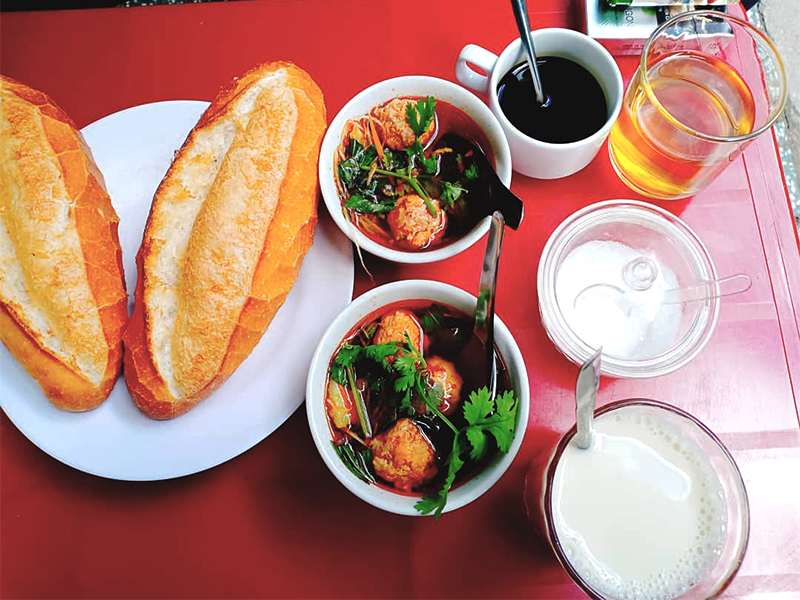 Bánh mì xíu mại Đà Lạt