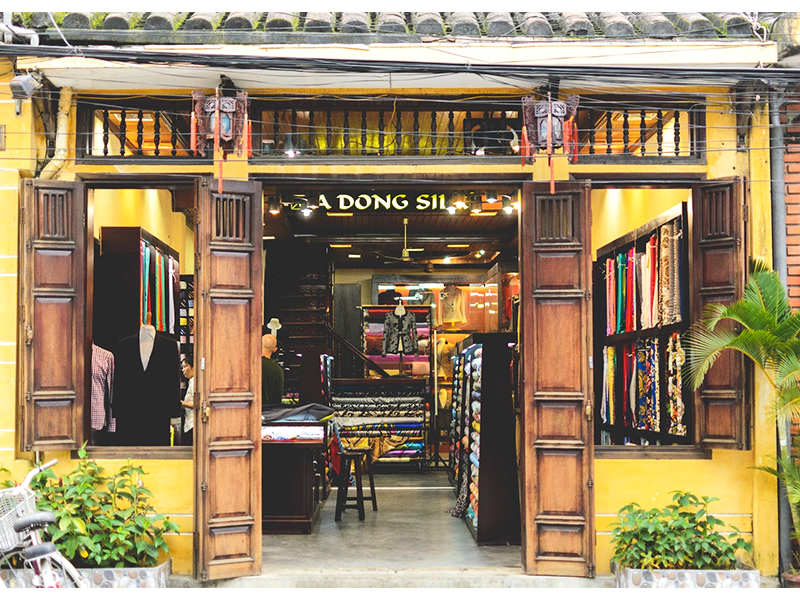 May đồ lấy liền Hội An