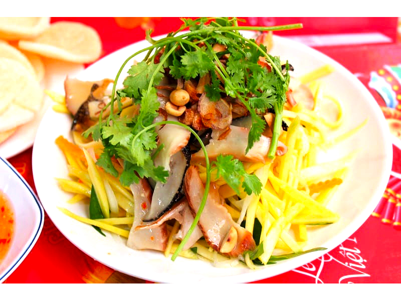 Gỏi xoài ốc giác Phú Quốc