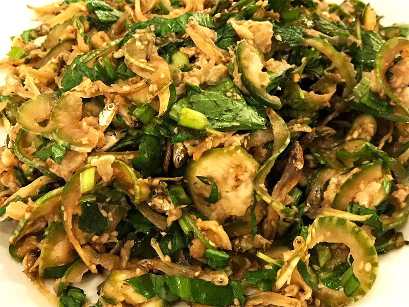 Gỏi cà đắng cá khô