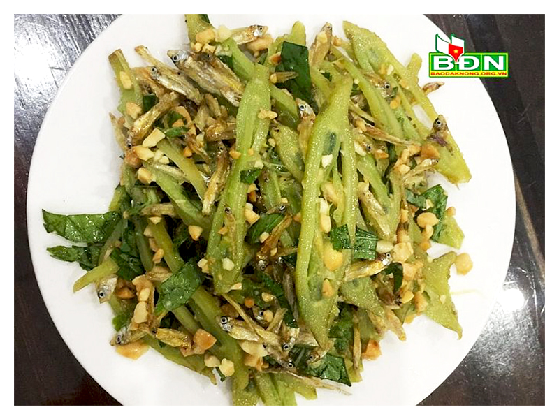 Gỏi núc nác cá khô