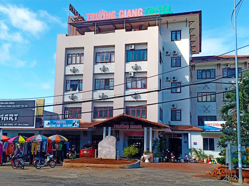 Trường Giang Hotel