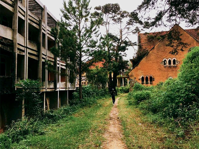 Tu viện bỏ boang Đà Lạt