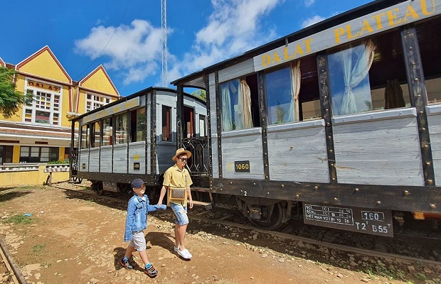 Ga Đà Lạt là địa điểm tahm quan miên phí tại Đà Lạt thu hút nhiều du khách