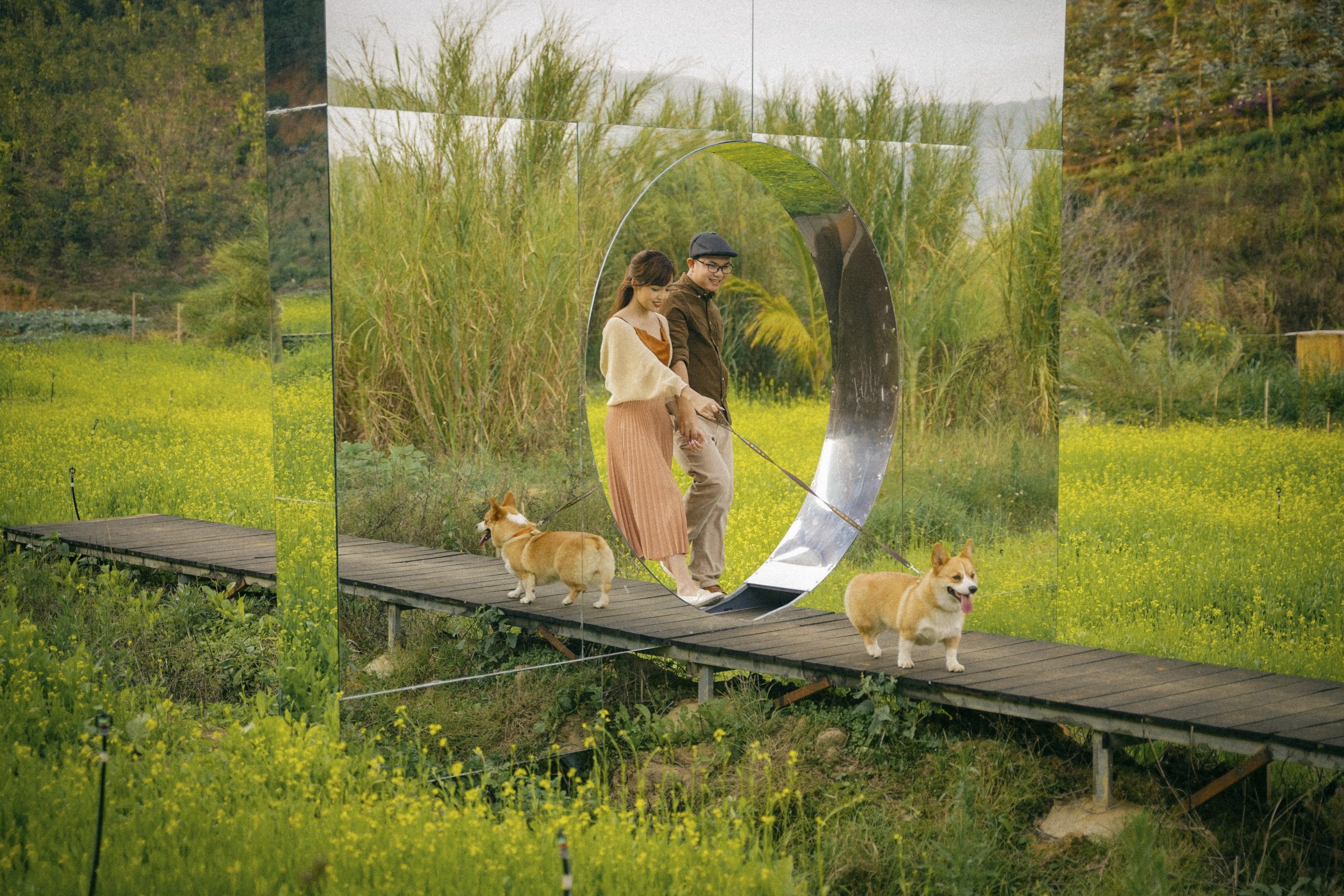 Chiêc gương xuyên không cực hot tại Đà Lạt